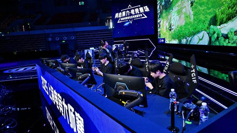 LGD鏖战三图击败BS挺进决赛
